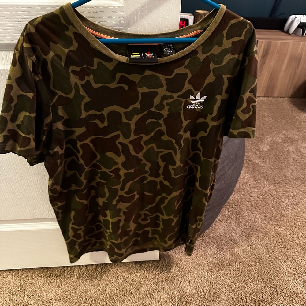 Camouflage Adidas t-shirt